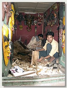 Maskenschnitzer in Bhaktapur